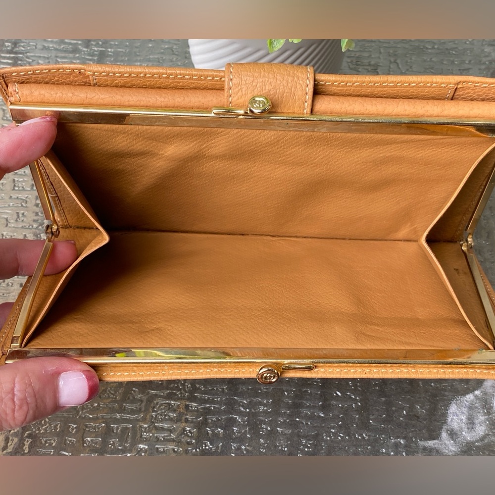 Gucci Vintage Leather Kiss Lock Tri-Fold Long Wallet - EUC, Like New! - Picture 11 of 11